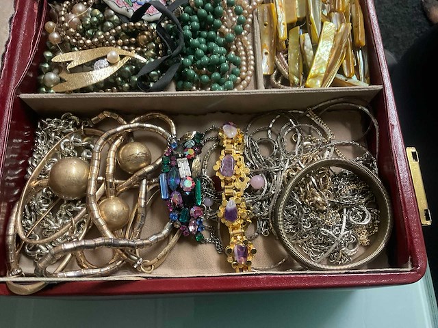 Partij sieraden - afbeelding 2 van  4