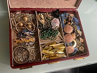 Partij sieraden - afbeelding 1 van  4