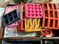 Partij siliconen bakvormen - afbeelding 3 van  4
