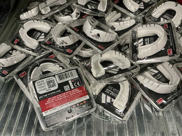 Partij sisu/adidas mouthguards (140x) - afbeelding 3 van  6