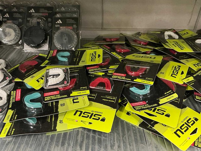 Partij sisu/adidas mouthguards (140x) - afbeelding 5 van  6