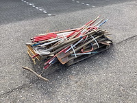 Partij sjalonstokken en tuingereedschap - afbeelding 1 van  7
