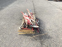 Partij sjalonstokken en tuingereedschap - afbeelding 7 van  7