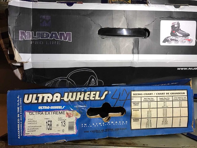 Partij skeelers en accessoires - afbeelding 4 van  10