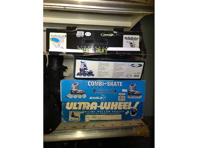 Partij skeelers en accessoires - afbeelding 9 van  10