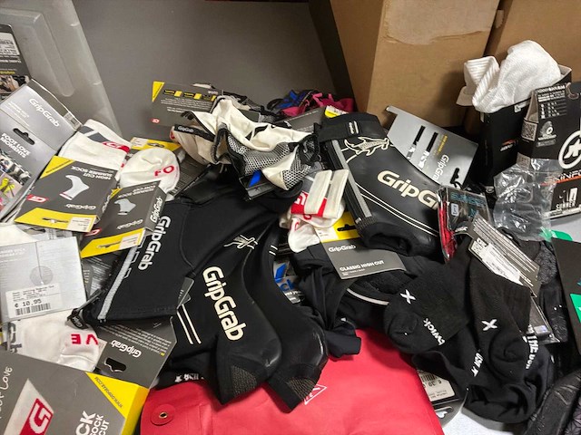 Partij skinfoil / gripgrab / supag sokken overschoenen en handschoenen - afbeelding 3 van  4