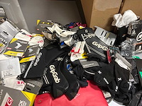 Partij skinfoil / gripgrab / supag sokken overschoenen en handschoenen - afbeelding 3 van  4