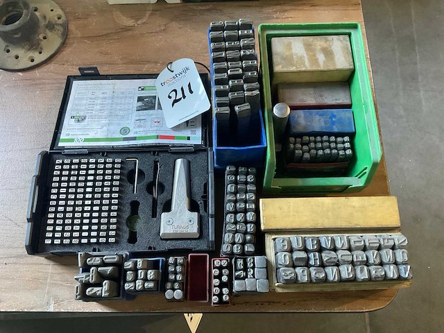 Partij slagletters en slagcijfers - afbeelding 1 van  4