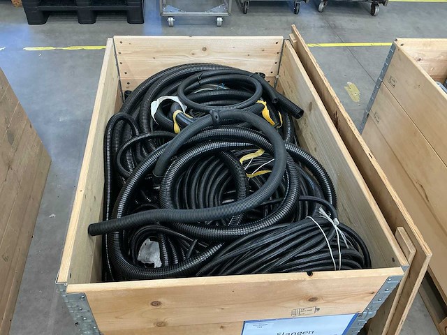 Partij slang t.b.v. industriële robots - afbeelding 2 van  5