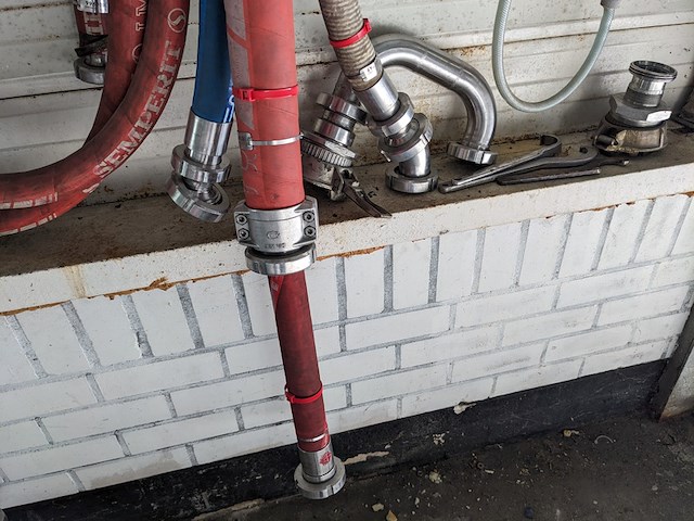 Partij slangen met koppelingen - afbeelding 3 van  4