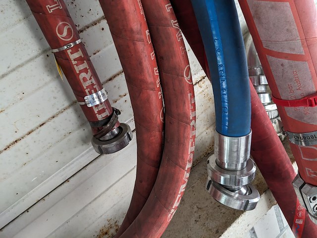 Partij slangen met koppelingen - afbeelding 4 van  4