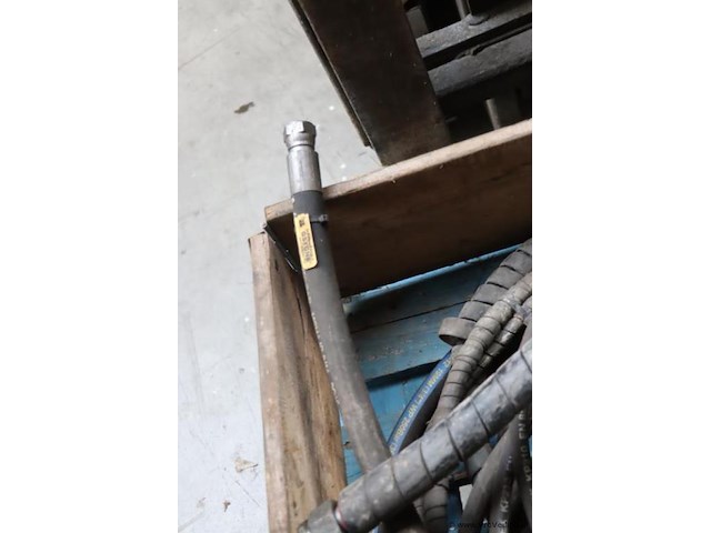 Partij slangen o.a. hansa-flex hydrauliekslang en 856 4sp 19 - afbeelding 5 van  8