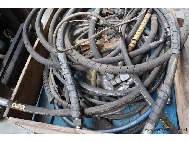 Partij slangen o.a. hansa-flex hydrauliekslang en 856 4sp 19 - afbeelding 6 van  8