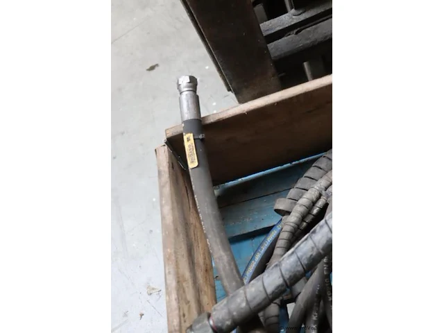 Partij slangen o.a. hansa-flex hydrauliekslang en 856 4sp 19 - afbeelding 5 van  8