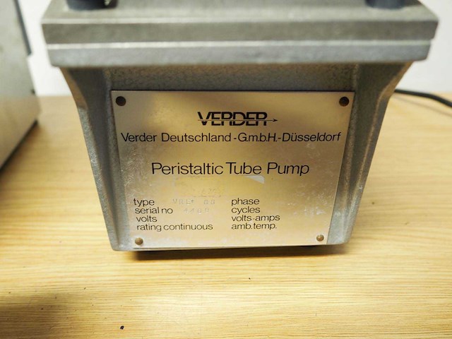 Partij slangen pompen (peristaltic pumps) (ivec / gilson / verder) - afbeelding 3 van  16