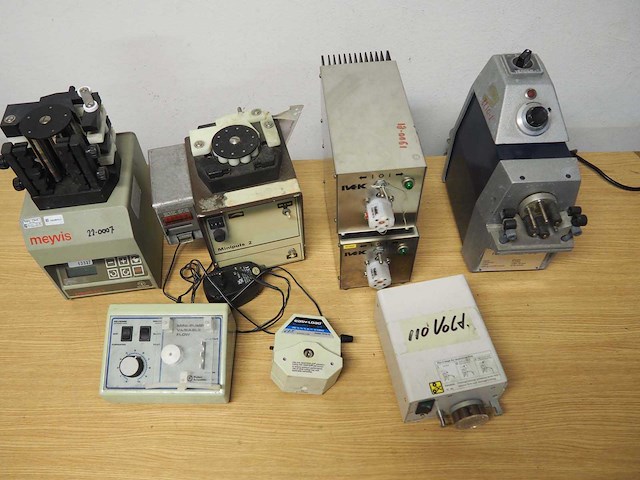 Partij slangen pompen (peristaltic pumps) (ivec / gilson / verder) - afbeelding 9 van  16