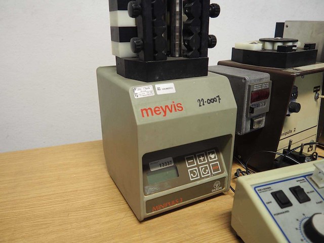 Partij slangen pompen (peristaltic pumps) (ivec / gilson / verder) - afbeelding 1 van  1