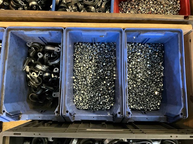 Partij slangklemmen en bevestigingsmateriaal - afbeelding 3 van  5