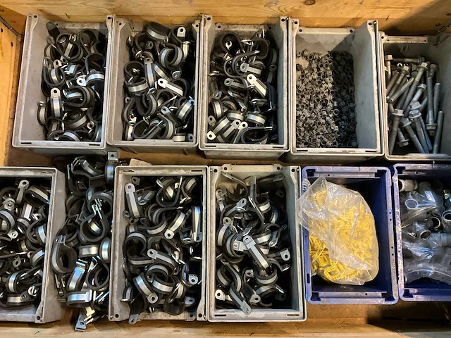 Partij slangklemmen en bevestigingsmateriaal - afbeelding 3 van  4