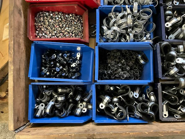 Partij slangklemmen en moeren - afbeelding 5 van  6