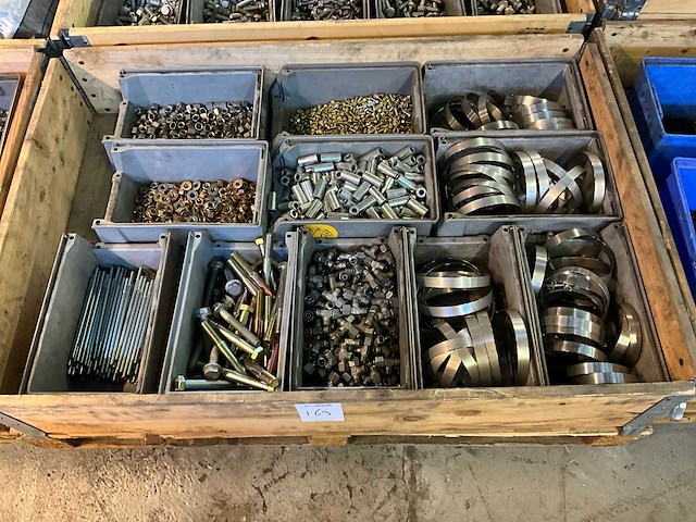 Partij slangklemmen, koppelingen en bevestigingsmateriaal - afbeelding 1 van  5