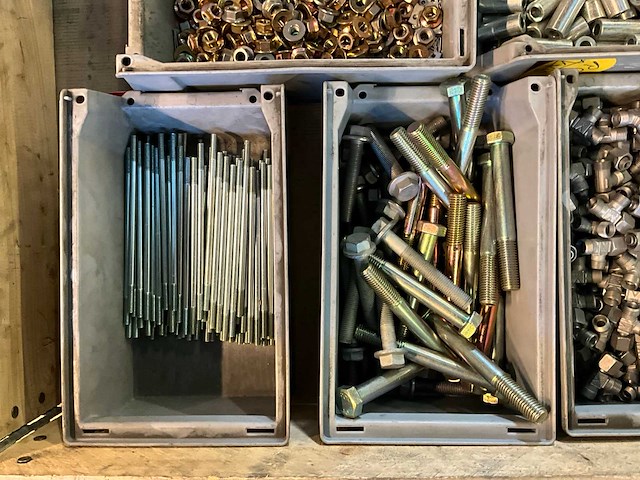 Partij slangklemmen, koppelingen en bevestigingsmateriaal - afbeelding 4 van  5