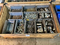 Partij slangklemmen, koppelingen en bevestigingsmateriaal