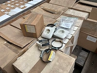 Partij slangklemmen & wandcontactdozen