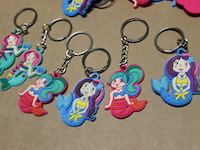 Partij sleutelhangers 25 stuks in krat g - afbeelding 5 van  5