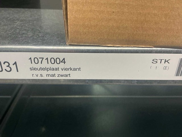 Partij sleutelplaten vierkant zwart - afbeelding 7 van  7