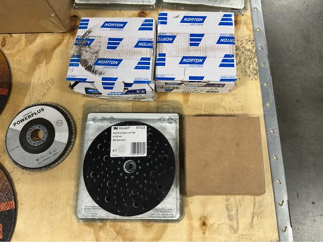 Partij slijp- & schuurmateriaal - afbeelding 3 van  8