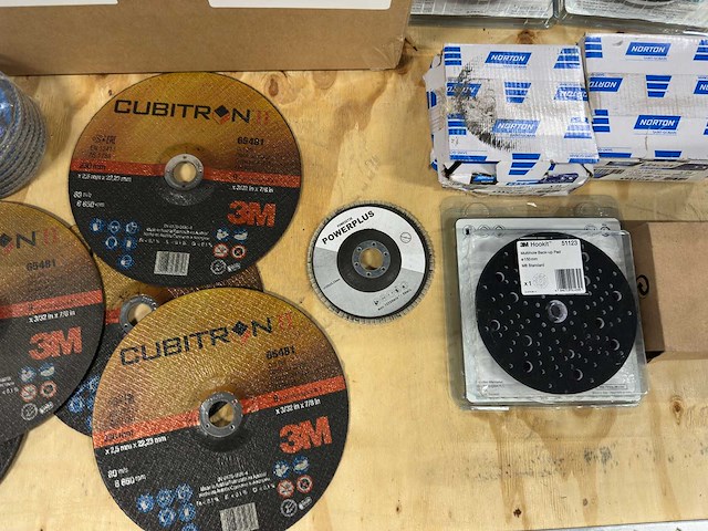 Partij slijp- & schuurmateriaal - afbeelding 7 van  8