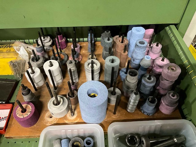 Partij slijpgereedschap - afbeelding 2 van  14