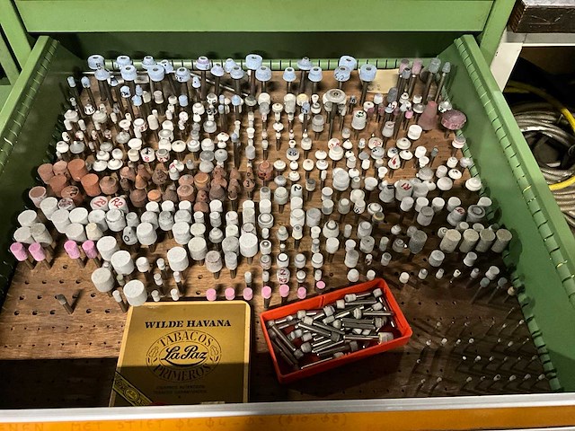 Partij slijpgereedschap - afbeelding 1 van  14