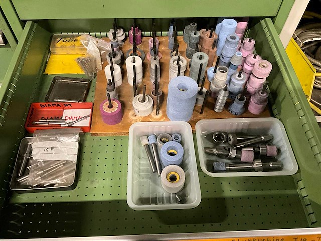 Partij slijpgereedschap - afbeelding 14 van  14