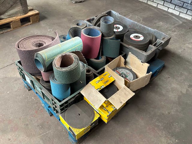 Partij slijpschijven & schuurmiddelen - afbeelding 4 van  11