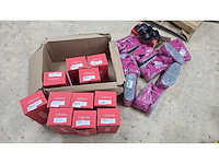 Partij sloffen en slippers - afbeelding 1 van  7