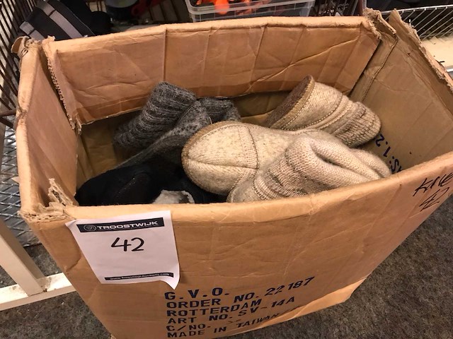 Partij sloffen - afbeelding 1 van  3