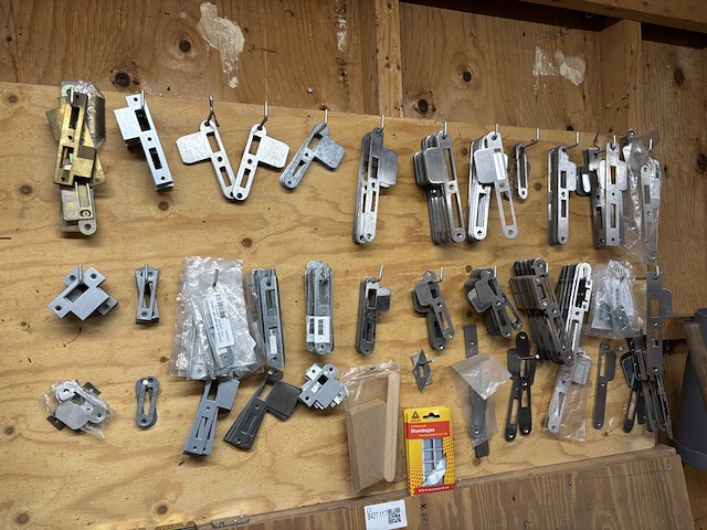 Partij sluitplaten - afbeelding 1 van  5