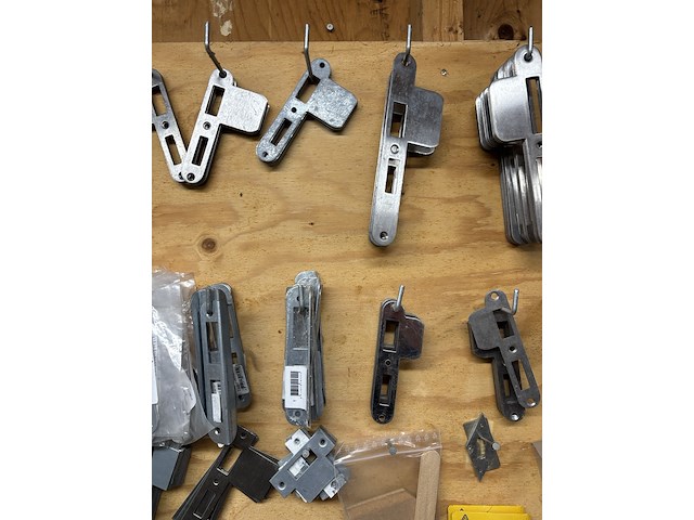 Partij sluitplaten - afbeelding 3 van  5