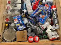 Partij smeermiddelen & werkplaatschemicaliën - lijm/kit, sprays, smeermiddelen & reinigers (150kg) - afbeelding 2 van  7