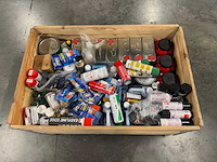 Partij smeermiddelen & werkplaatschemicaliën - lijm/kit, sprays, smeermiddelen & reinigers (150kg) - afbeelding 4 van  7