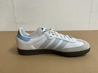 Partij sneakers en werkschoenen - afbeelding 5 van  30