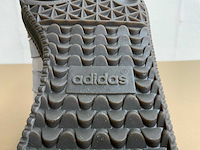 Partij sneakers en werkschoenen - afbeelding 7 van  30