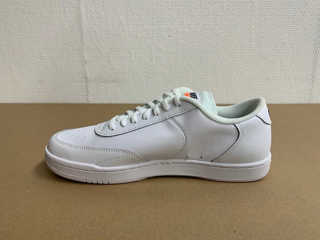 Partij sneakers en werkschoenen - afbeelding 10 van  30