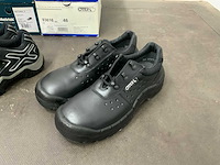 Partij sneakers en werkschoenen - afbeelding 16 van  30