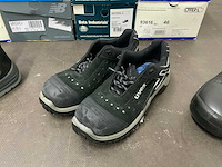 Partij sneakers en werkschoenen - afbeelding 17 van  30