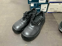 Partij sneakers en werkschoenen - afbeelding 19 van  30