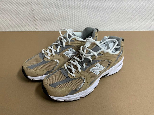 Partij sneakers en werkschoenen - afbeelding 12 van  30