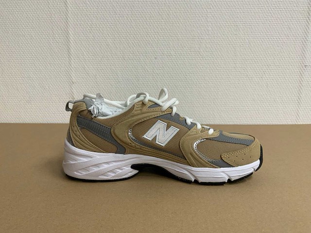 Partij sneakers en werkschoenen - afbeelding 27 van  30